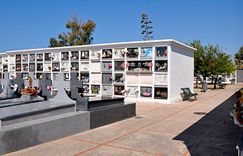 Patio Nichos y Panteones Cementerio San Roque Puerto Real