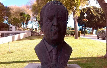 Busto del Maestro Escobar Cementerio Mancomunado Chiclana