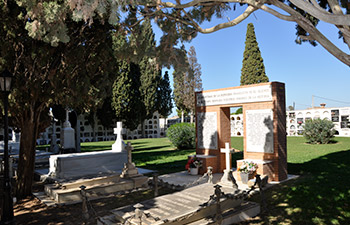 Patio panteones Cementerio de San Juan Bautista