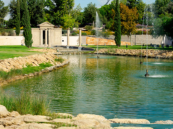 lago-y-el-templo-de-la-memoria.slider.3.title